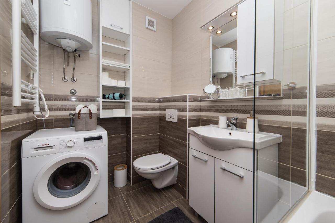 Libertas Apartment Макарска Екстериор снимка