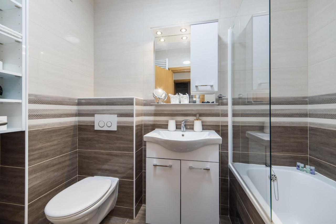 Libertas Apartment Макарска Екстериор снимка