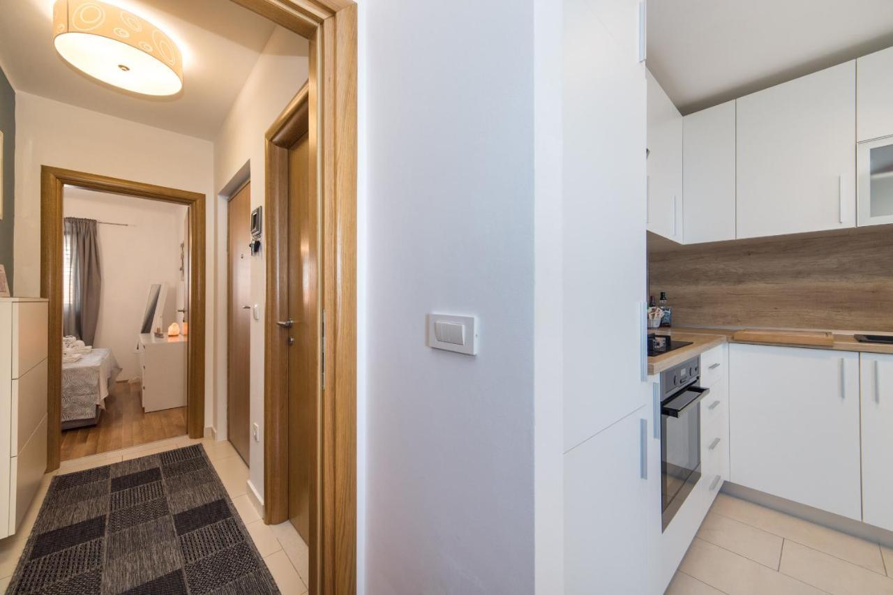 Libertas Apartment Макарска Екстериор снимка