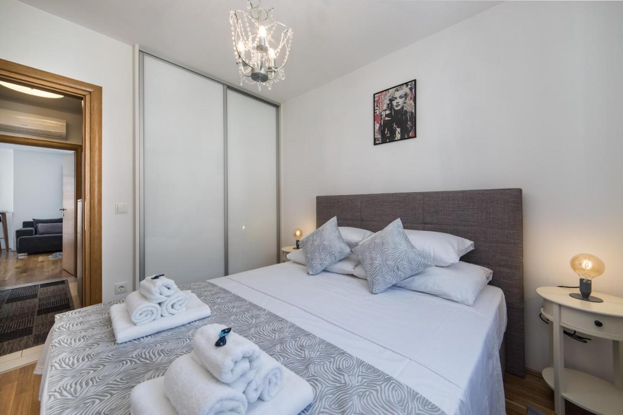 Libertas Apartment Макарска Екстериор снимка