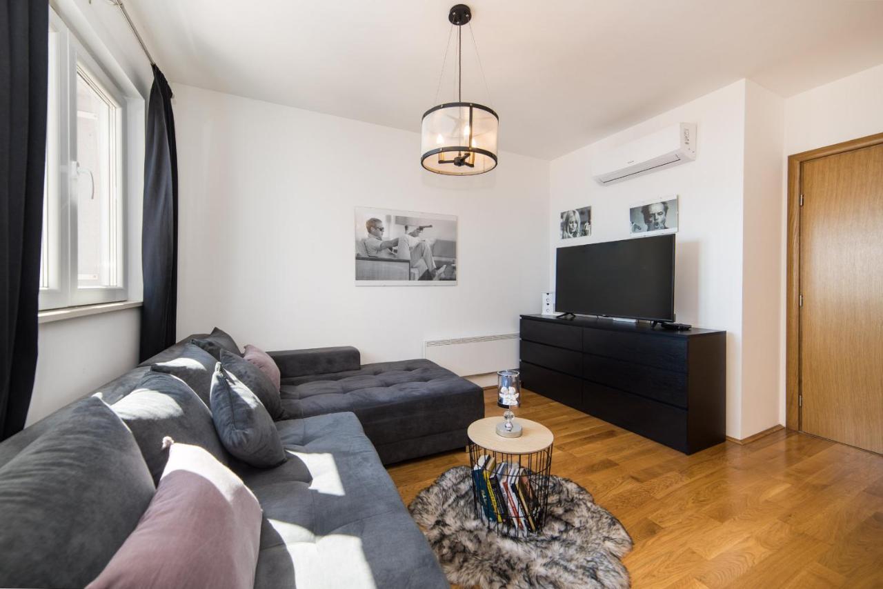 Libertas Apartment Макарска Екстериор снимка